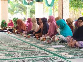 Pengajian Muslimatan di Masjid Musiatun Ngunut Lor